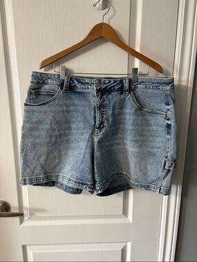 Ava & Viv Light Wash Denim Relaxed Shorts